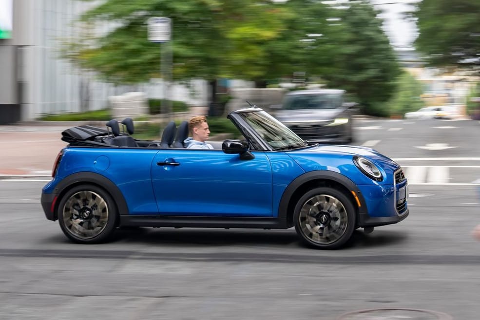 Profilansicht vom Mini Cabrio