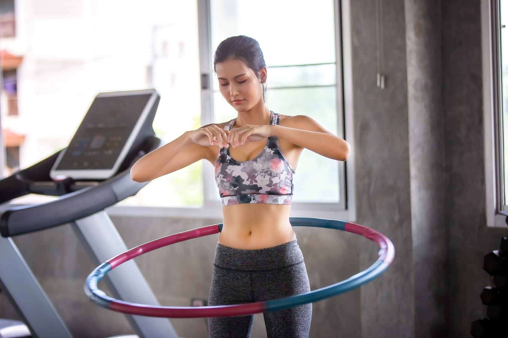 Starten Sie das neue Jahr mit den besten Hula-Hoop-Reifen für ein effektives Ganzkörpertraining.