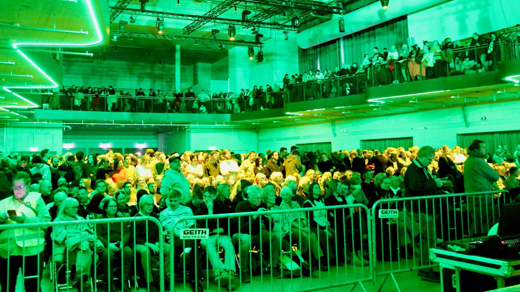 Mehr als eine Stunde vor der Ansprache hatte sich Habecks Publikum im Saal eingefunden