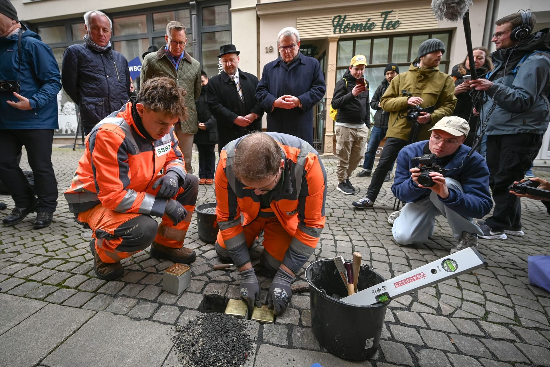 Stolpersteine in Zeitz neu verlegt