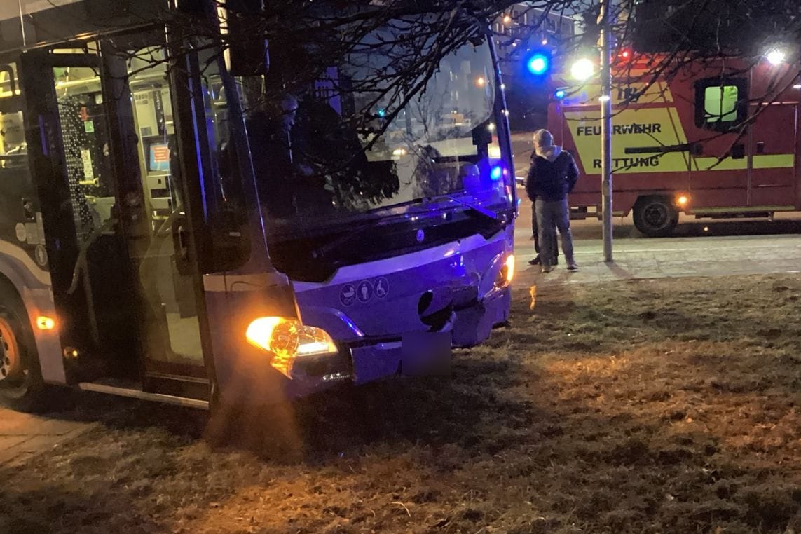 Im Kreuzungsbereich der Boschetsrieder Straße und der Höglwörther Straße ist es zum Zusammenstoß gekommen.