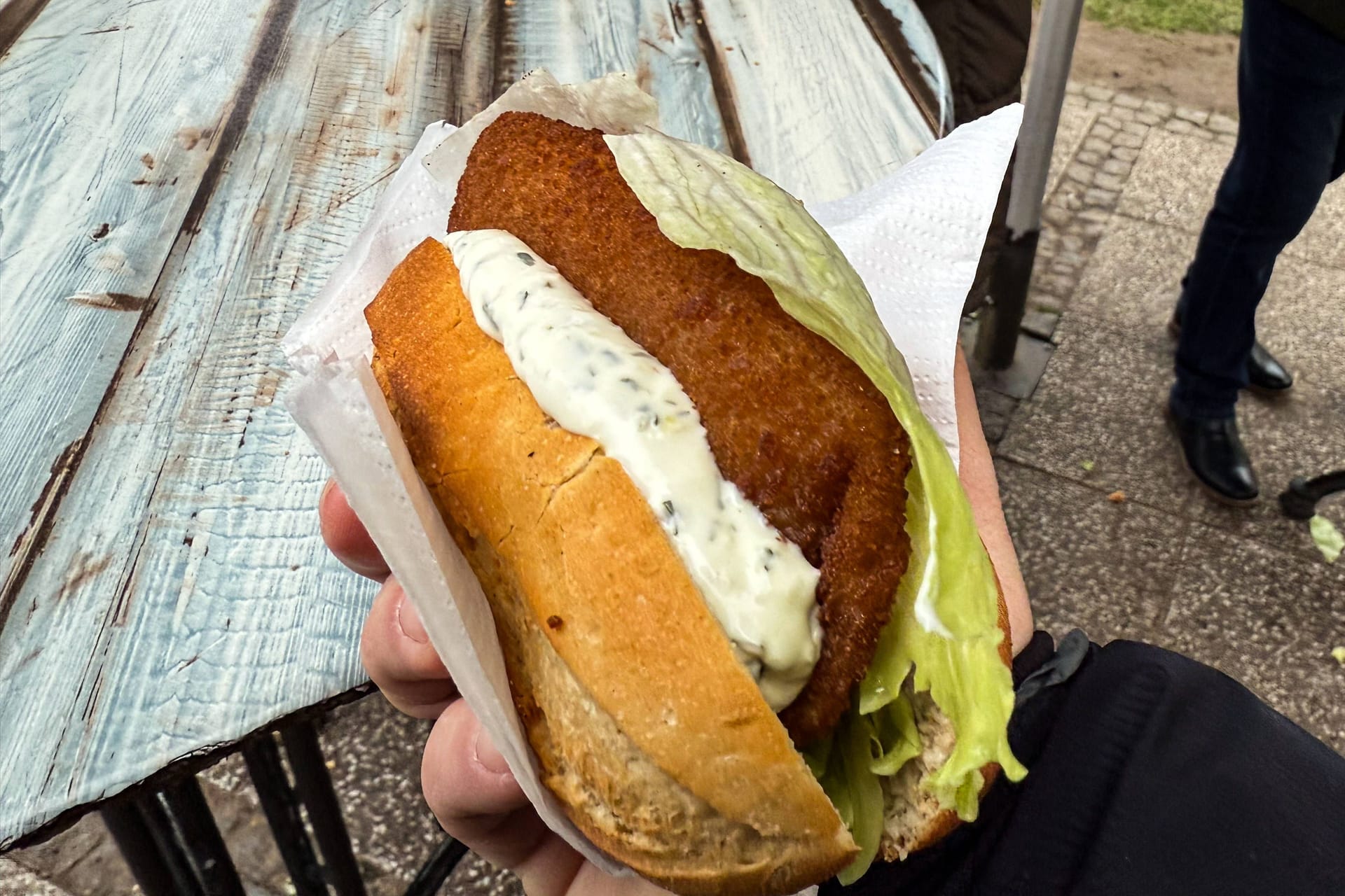 Ein Backfischbrötchen (Symbolbild): Mirko Reeh zeigt sich angewidert.