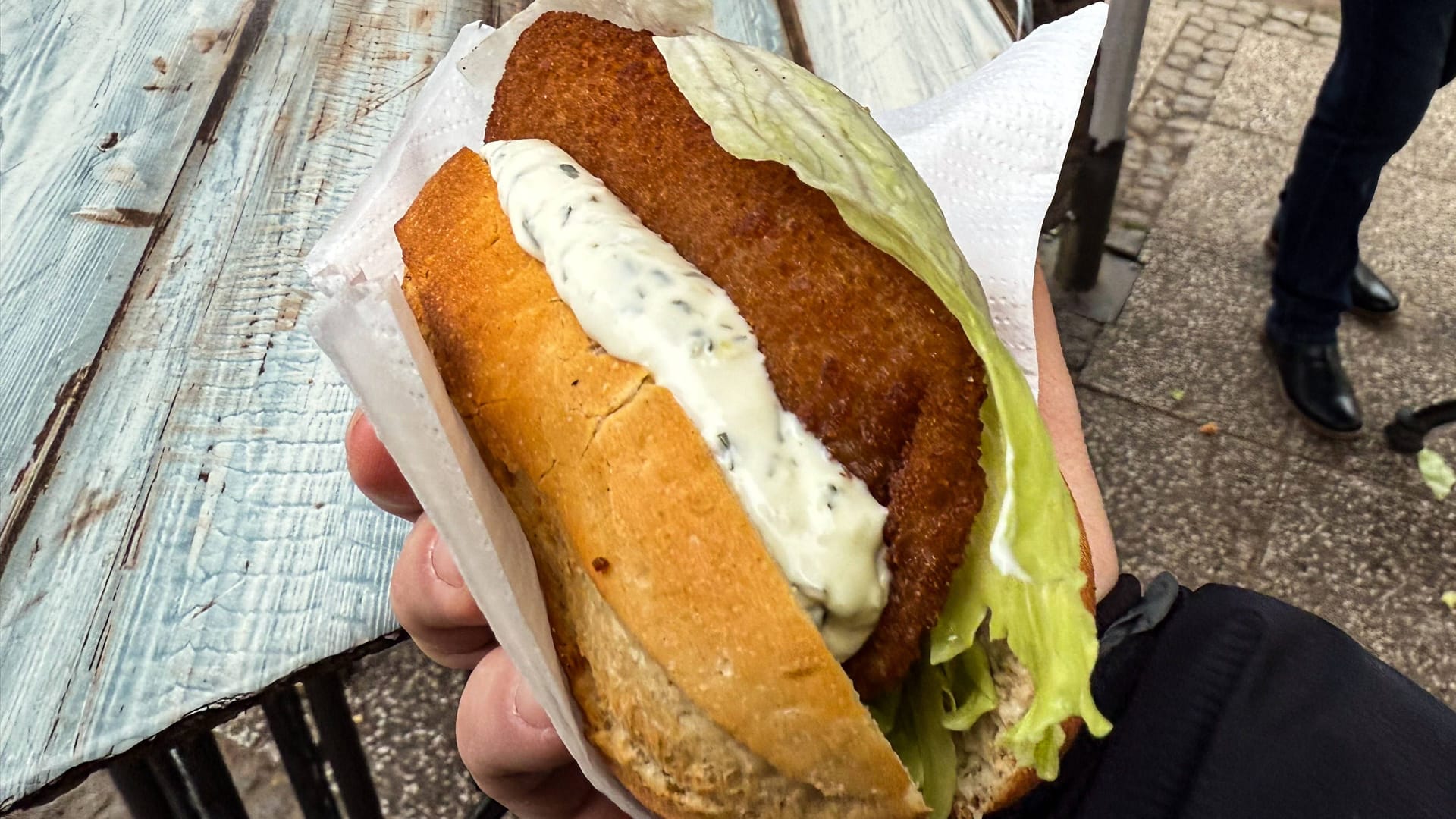 Ein Backfischbrötchen (Symbolbild): Mirko Reeh zeigt sich angewidert.