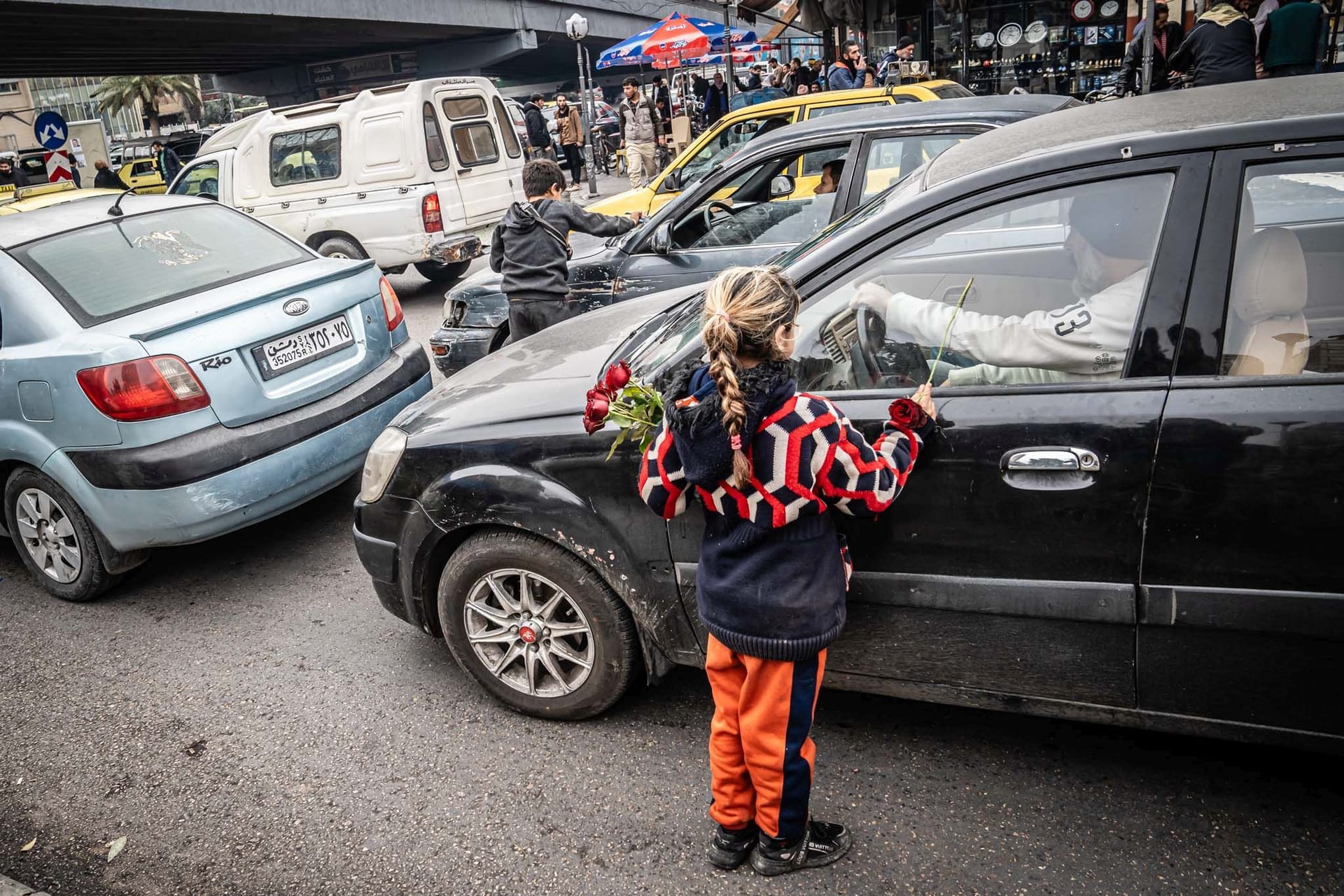 Die Bevölkerung ist verarmt, viele Kinder müssen in den Straßen betteln.