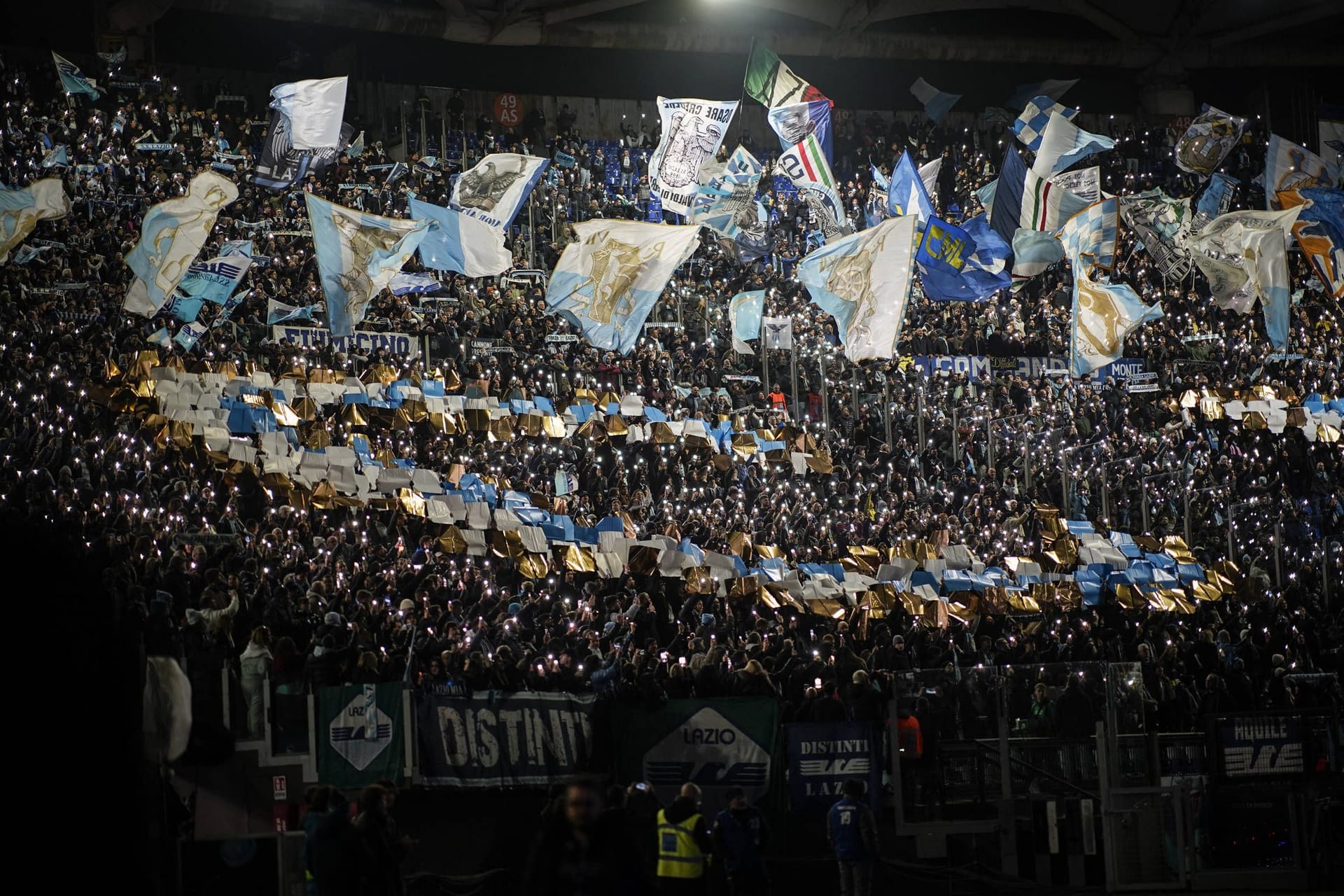 Fans von Lazio Rom (Symbolbild): Etwa 80 Ultras griffen Anhänger aus Spanien an.