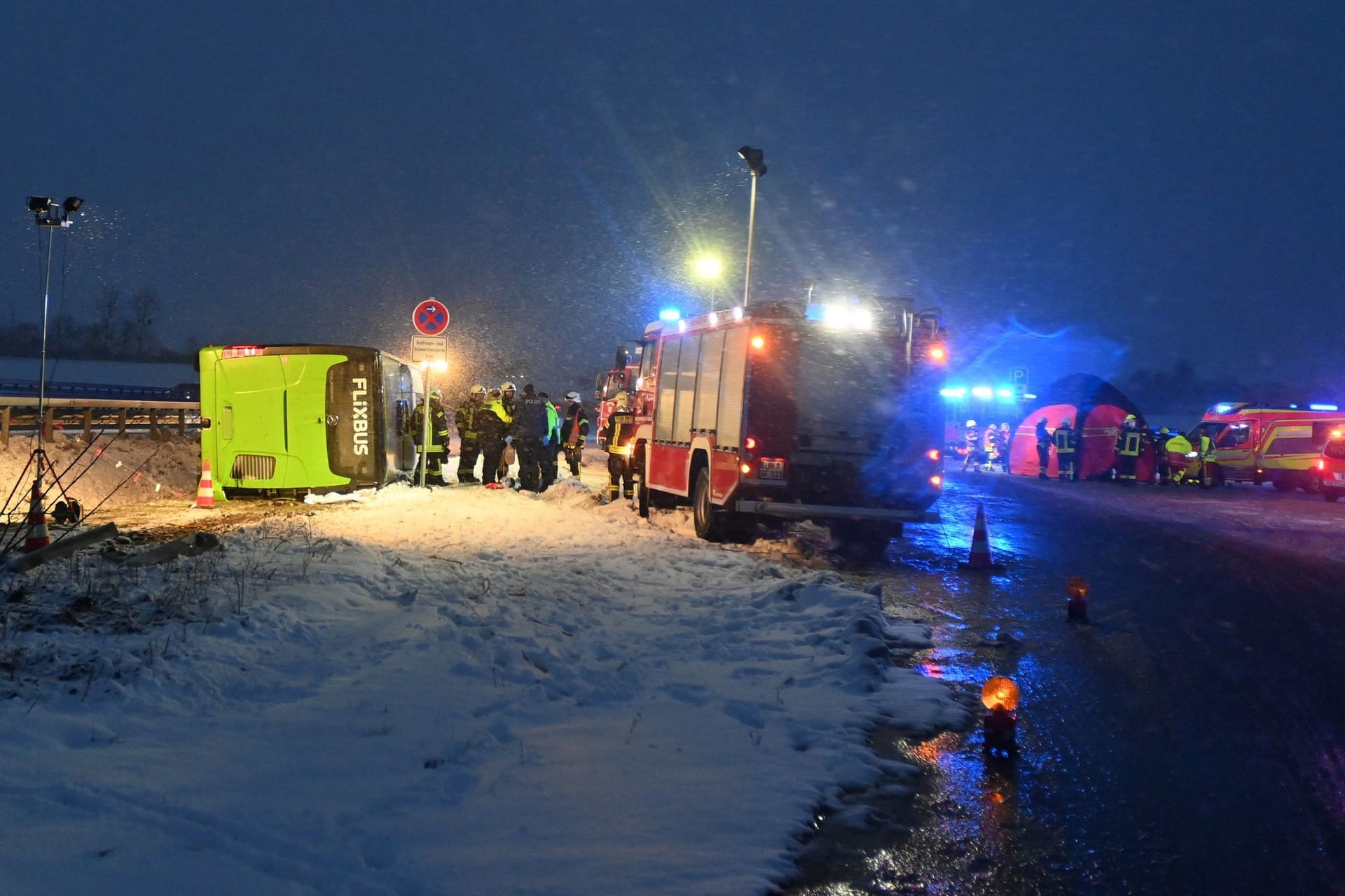 Schwerer Busunfall auf A11