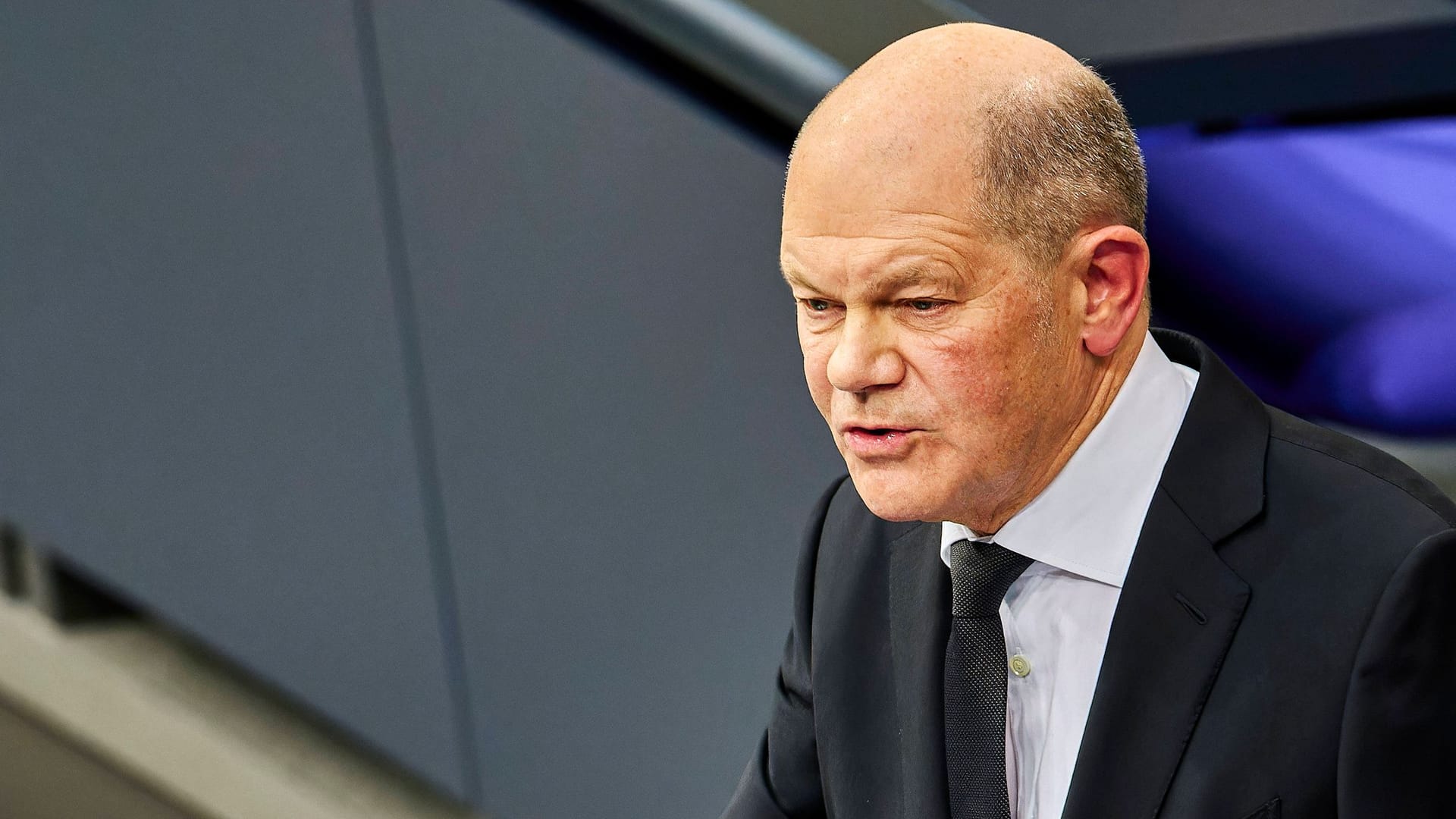 Olaf Scholz während der Migrationsdebatte im Bundestag (Archivbild).