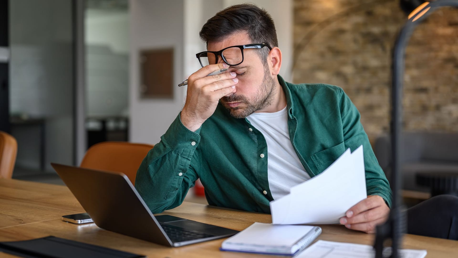 In die Kreditfalle getappt: Mit Finanzsanierungen zahlen Sie in der Regel bloß drauf.