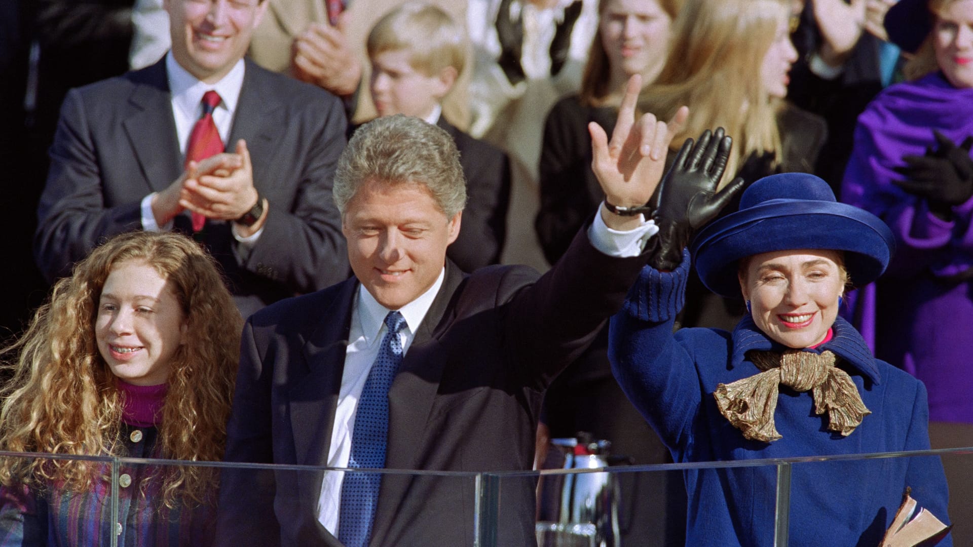 Bill Clinton mit seiner Ehefrau Hillary Clinton und Tochter Chelsea 1993