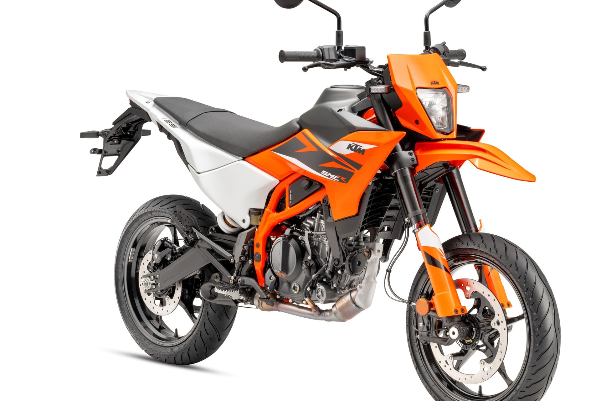 Sportlich: KTM bietet mit der 125 SMC R ein neues Supermoto-Einstiegsmodell an.