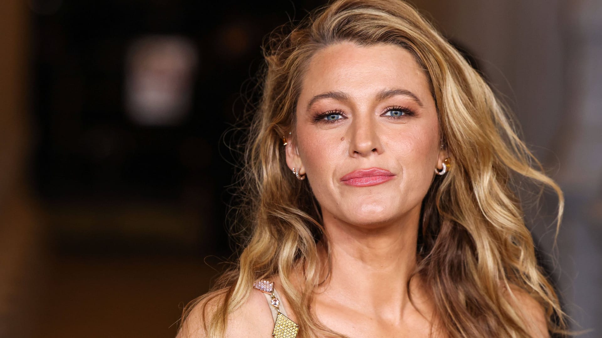 Blake Lively: Die Schauspielerin hat Ärger mit einem Kollegen.