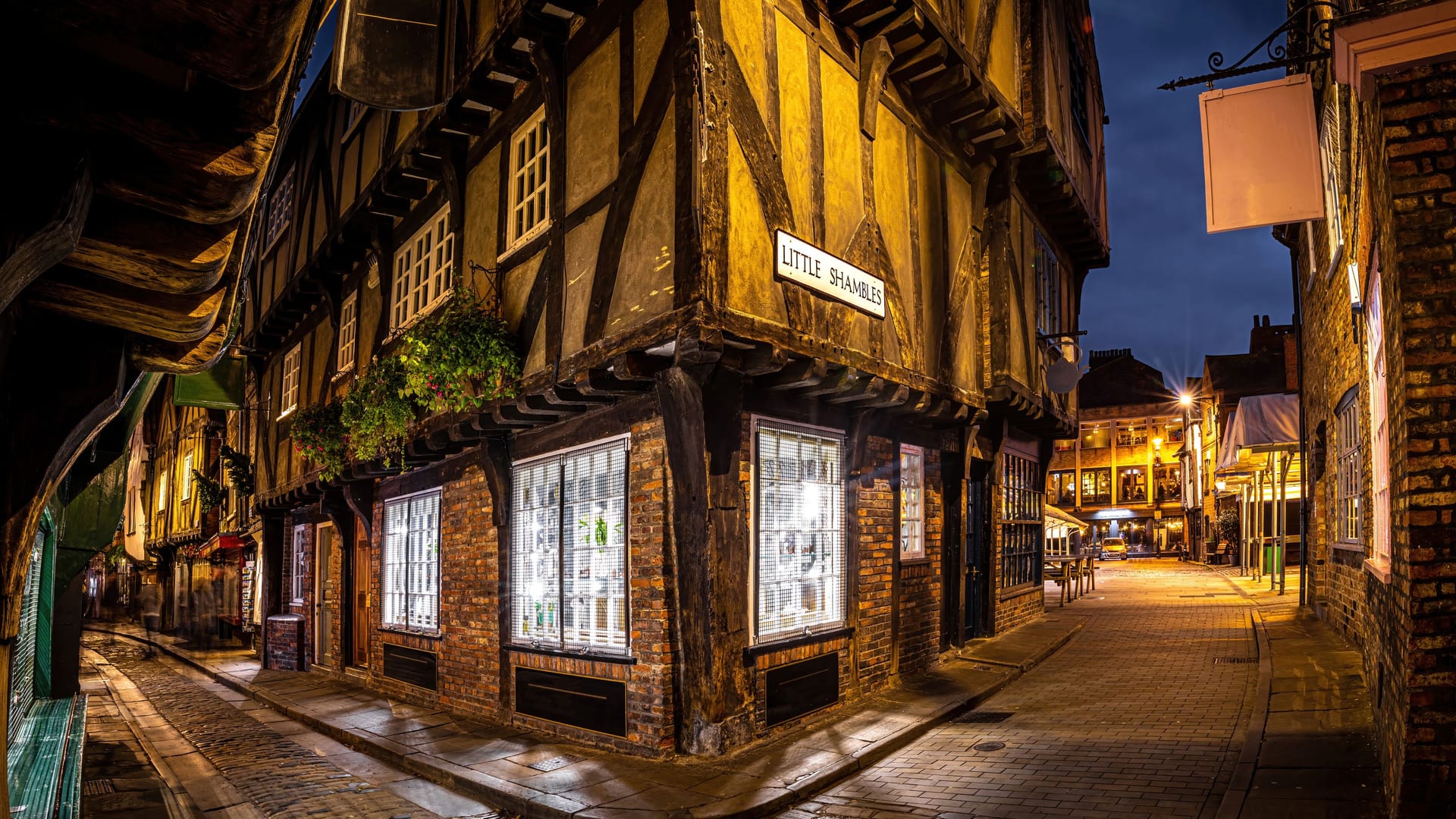 Die Shambles in York: Die kleinen historischen Gässchen lassen Besucher in eine längst vergangene Zeit eintauchen.