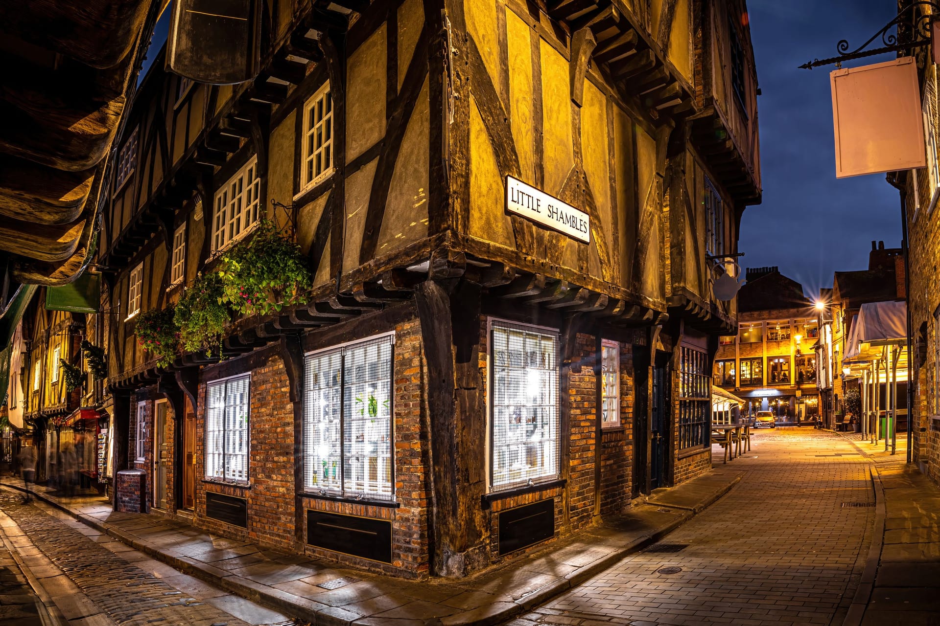 Die Shambles in York: Die kleinen historischen Gässchen lassen Besucher in eine längst vergangene Zeit eintauchen.