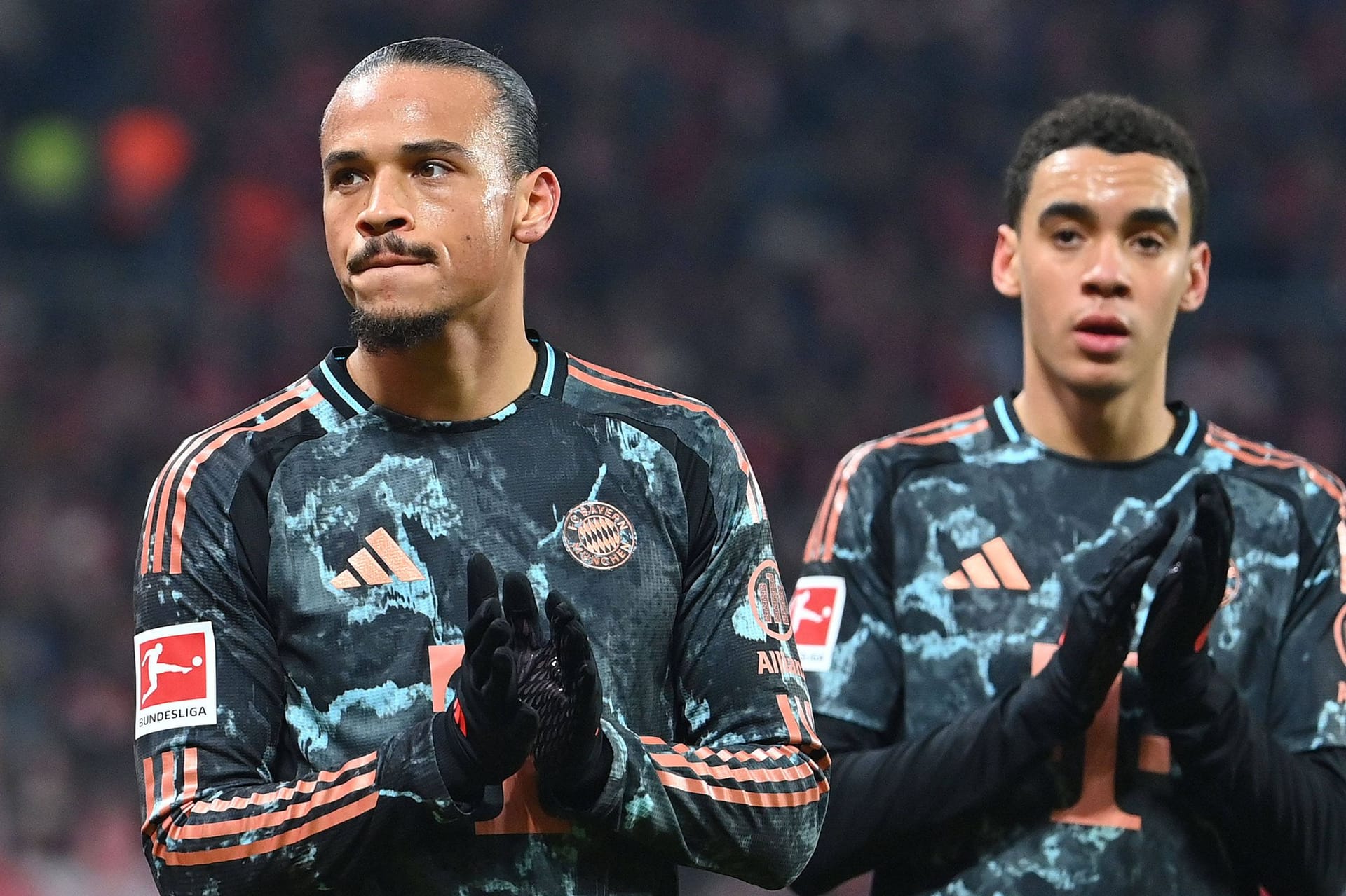 Leroy Sané (l.) und Jamal Musiala: Beide stehen beim FC Bayern unter Vertrag.