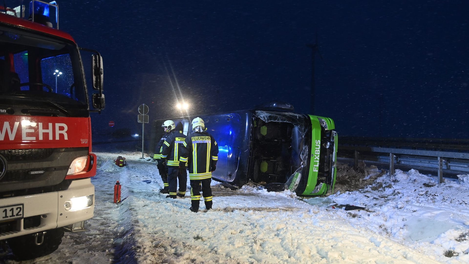 Schwerer Busunfall auf A11