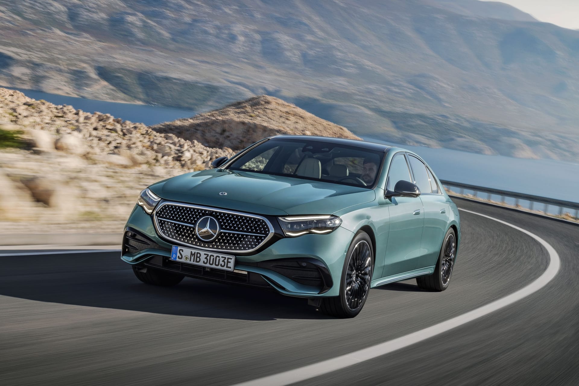 Mercedes E200: Auffallend schlechtes Preis-Leistungs-Verhältnis, urteilt der ADAC (Ausstattung: AMG Line Premium Plus). Mercedes E200: Auffallend schlechtes Preis-Leistungs-Verhältnis, urteilt der ADAC (Ausstattung: AMG Line Premium Plus).
