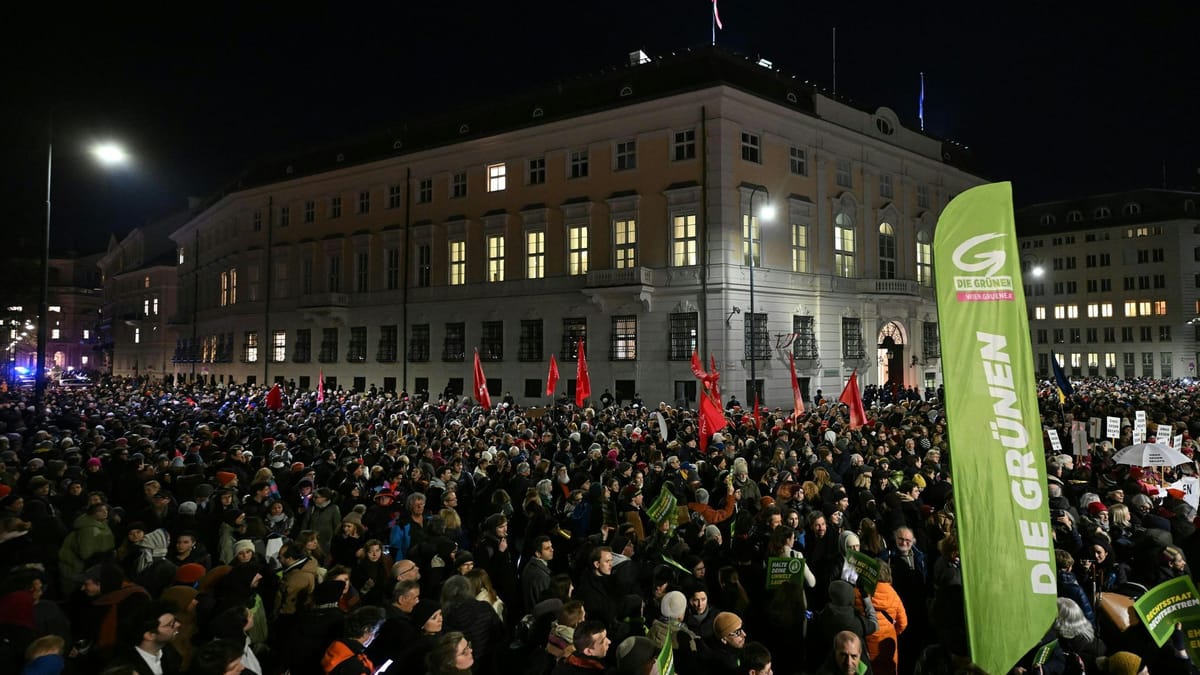 zehntausende-protestieren-in-sterreich-gegen-rechts