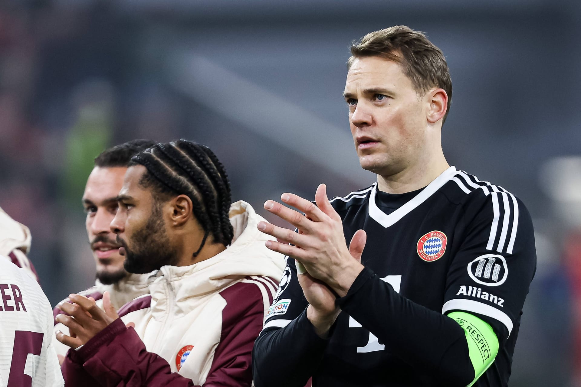 Manuel Neuer (rechts) und Serge Gnabry: Die Bayern-Stars fehlten ihrer Mannschaft vor der Winterpause.