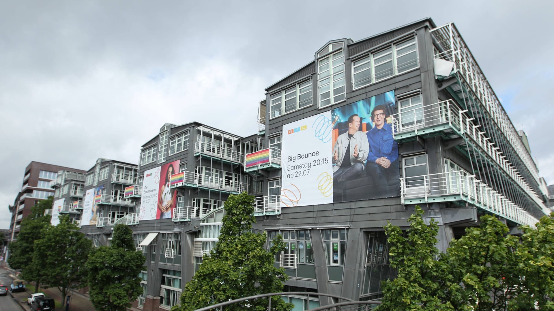 Das Verlagsgebäude von RTL Deutschland am Baumwall (Archivbild): Der Medienriese hat neue Büros in der Hafencity bezogen.