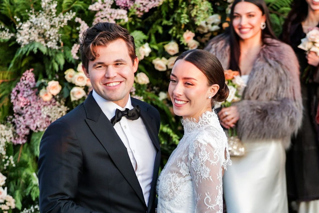 Magnus Carlsen (l.) und Ella Victoria Malone: Sie haben in der Holmenkollen-Kapelle geheiratet.