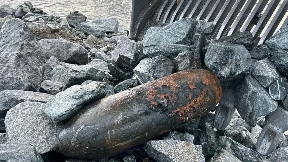 Diese Bombe wurde am Mittwochvormittag unter der Carolabrücke entdeckt: Mit der Entschärfung wird am Donnerstag gegen neun Uhr begonnen.