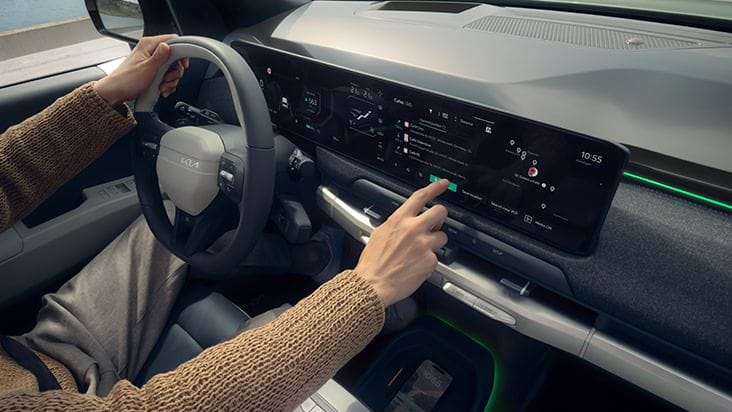 Die benutzerfreundliche Oberfläche im EV3 GT-Line ermöglicht Ihnen einen mühelosen Zugriff auf Musik, Navigation und Kommunikationsfunktionen.