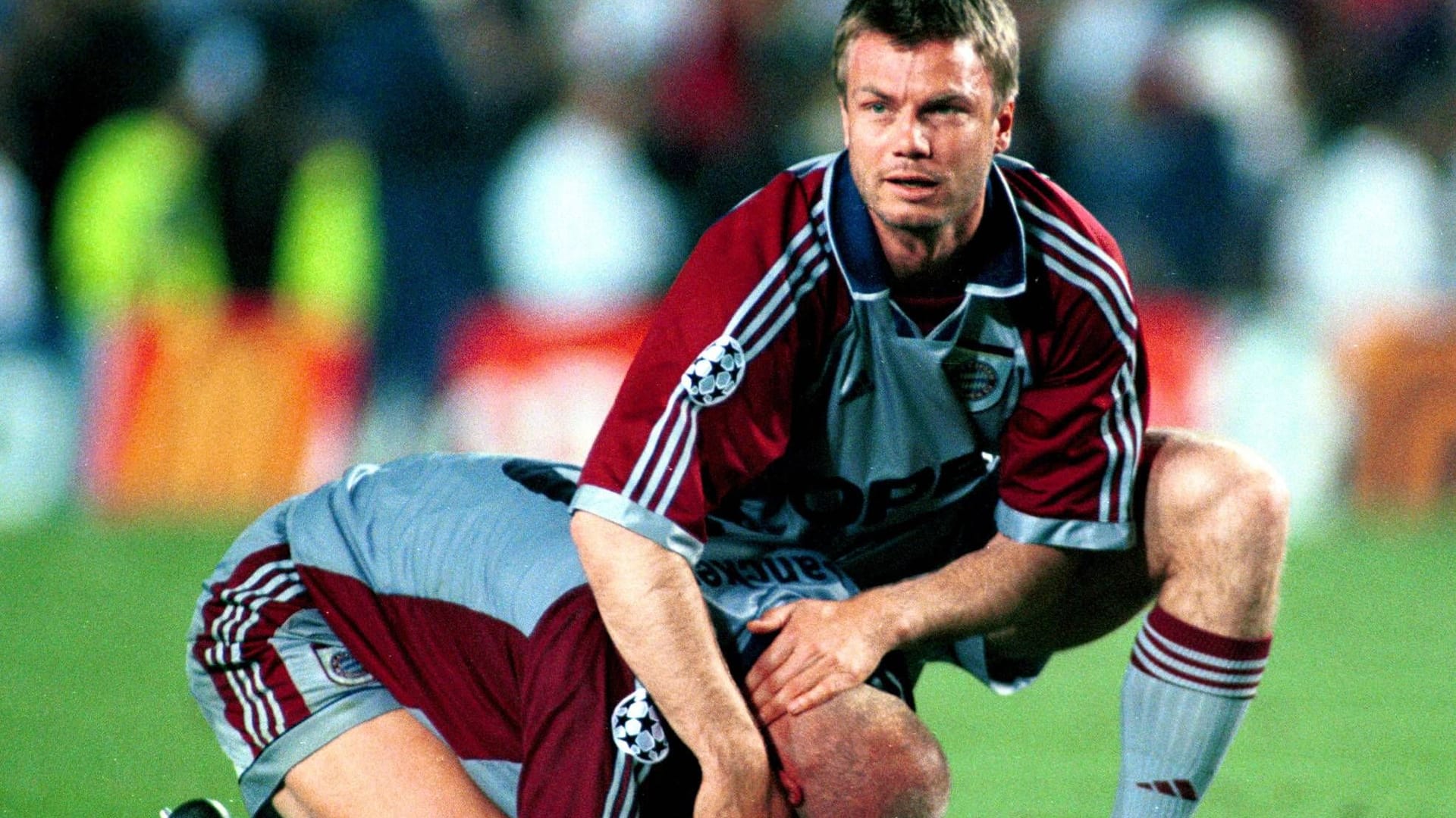 Thomas Helmer (r.) und Carsten Jancker: Die Bayern verloren 1999 dramatisch.