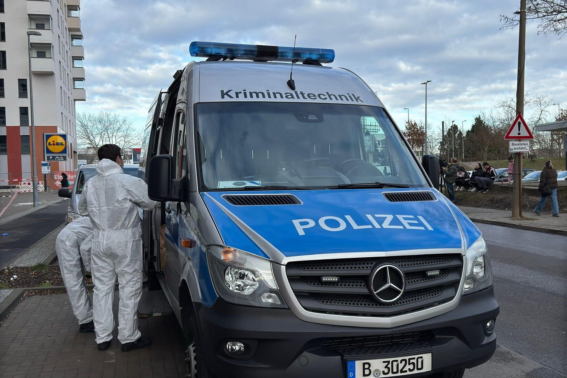 Wa_13_Toetungsdelikt_Marzahner_Chaussee.jpg
