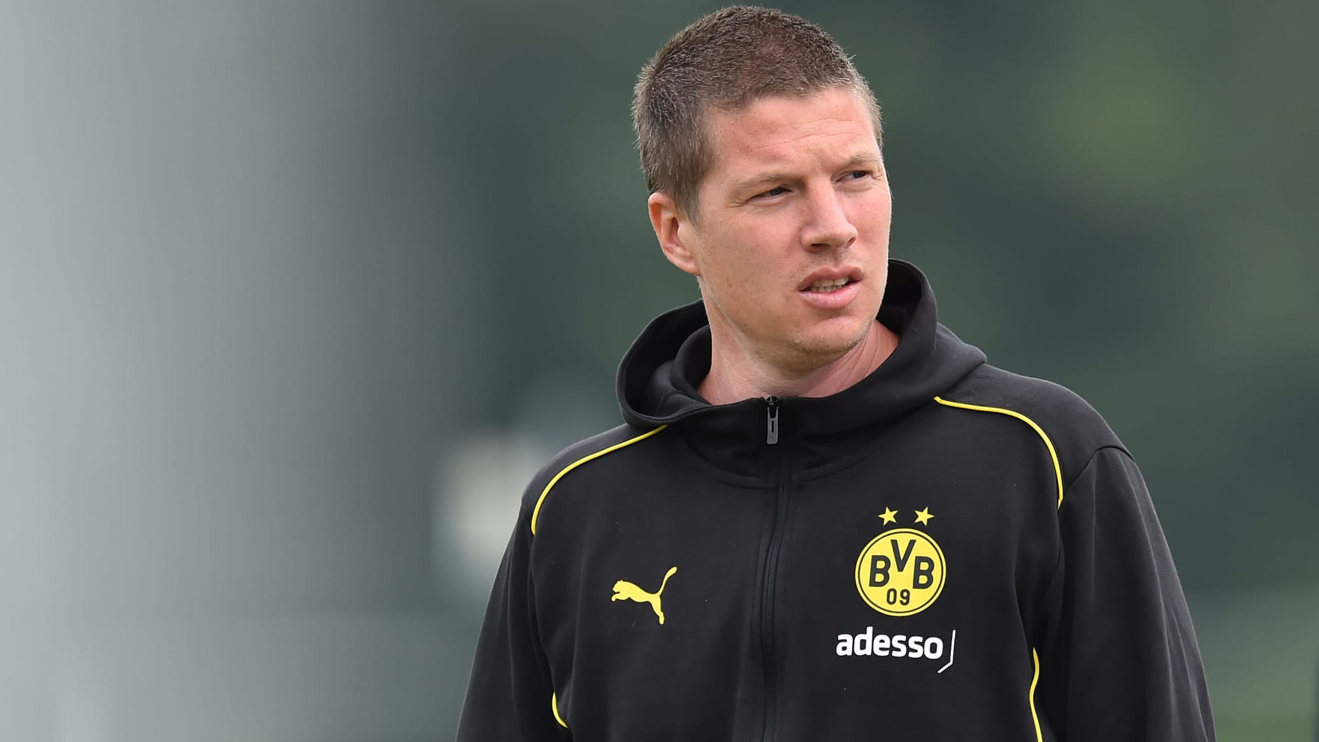 Gegen Werder Bremen auf der Trainerbank von Borussia Dortmund: Mike Tullberg.