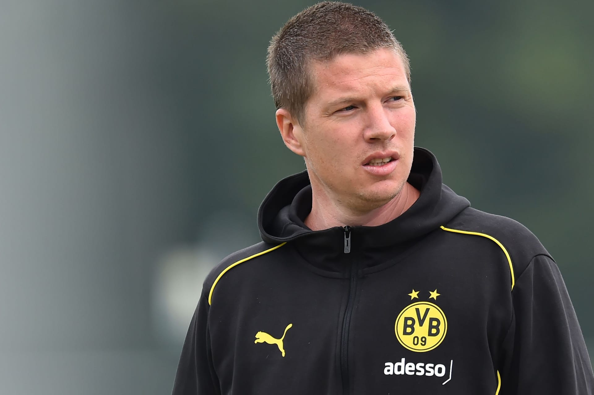 Gegen Werder Bremen auf der Trainerbank von Borussia Dortmund: Mike Tullberg.