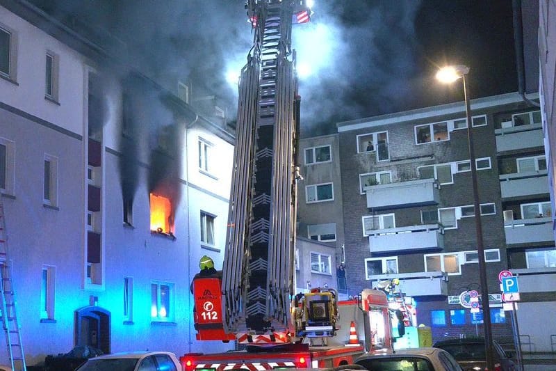 Feuerwehr im Einsatz: Die Brandursache ist noch unklar.