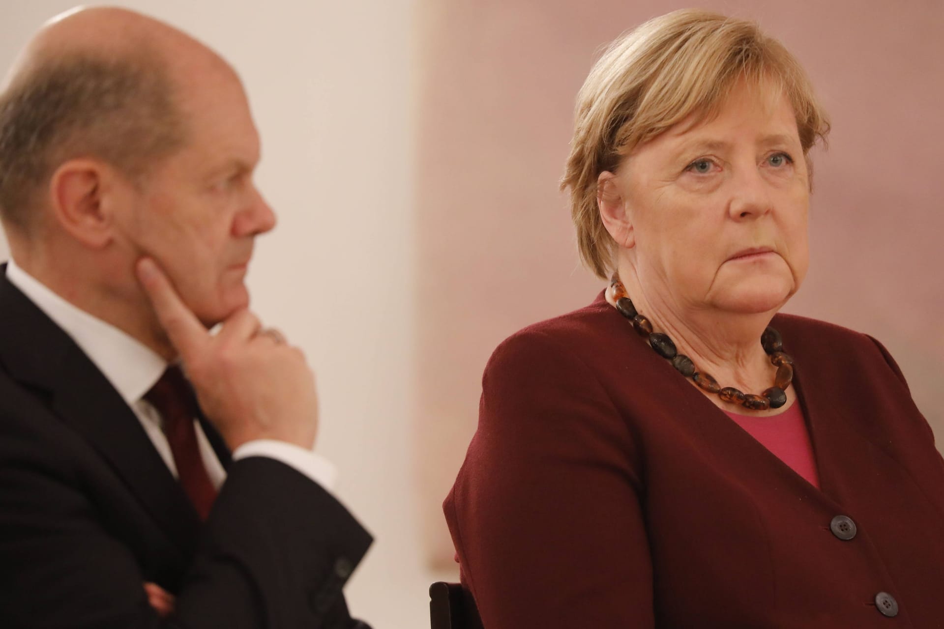 Auch unter der Regierung von Angela Merkel erfüllte die Bundesregierung nicht die Verteidigungsvorgaben der Nato. Olaf Scholz war damals Finanzminister.