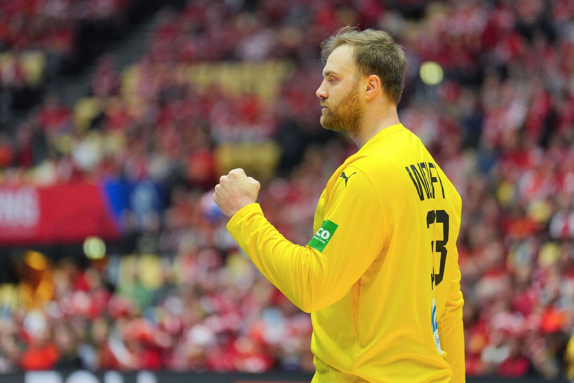 Andreas Wolff: Durfte wieder anfangen und steigerte sich in Hälfte eins von Minute zu Minute. Spielte sich spätestens in der zweiten Halbzeit dann in einen Rausch und ermöglichte der deutschen Mannschaft so den Sieg. Am Ende eine Quote von knapp 42 Prozent. Note 1