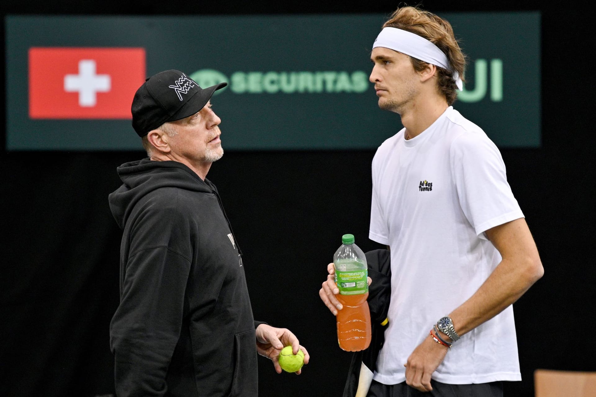 Boris Becker (l) und Alexander Zverev (r)