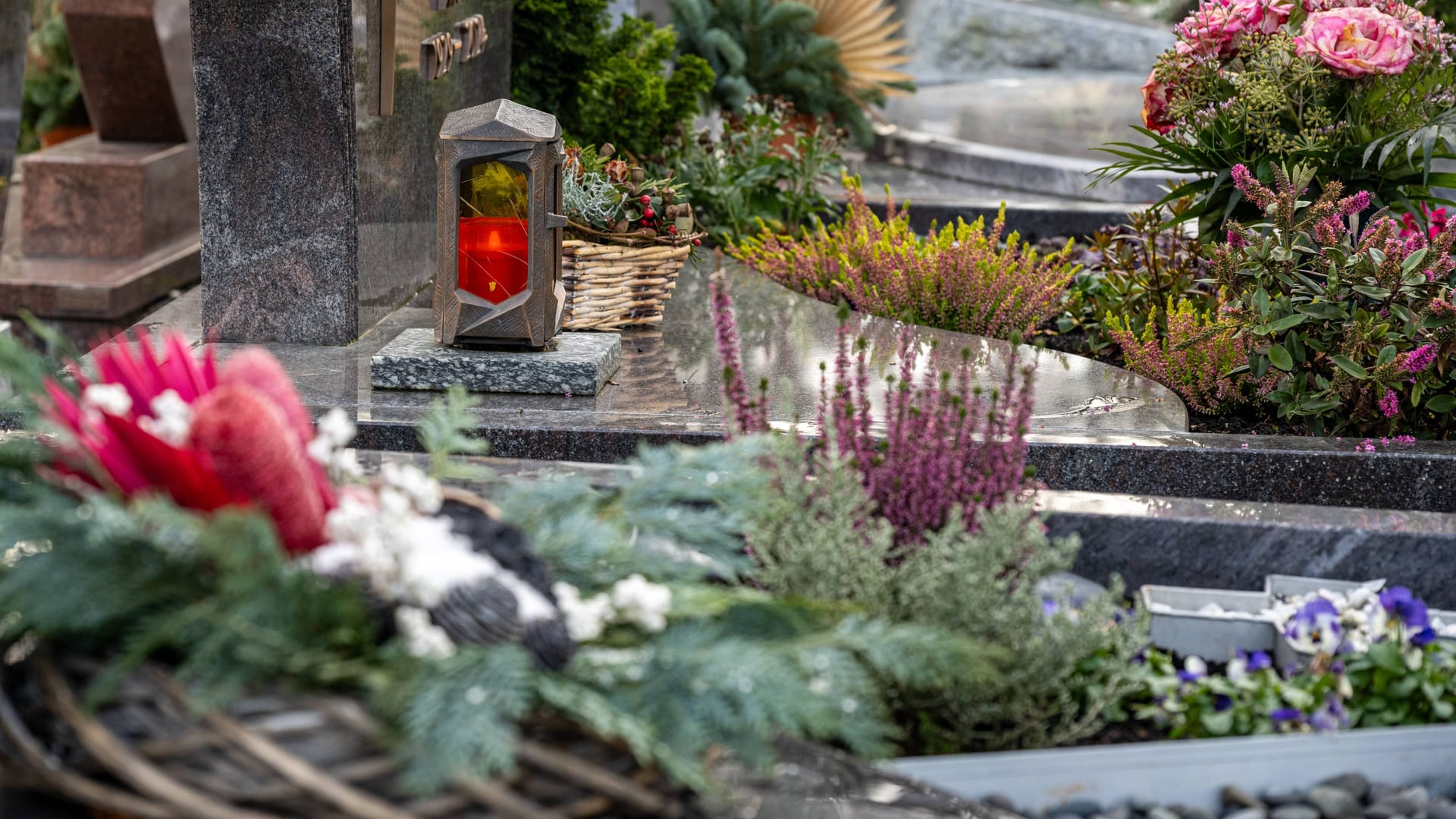 Ein Friedhof (Archivbild): Im Land nimmt die Zahl der Körperspenden zu.