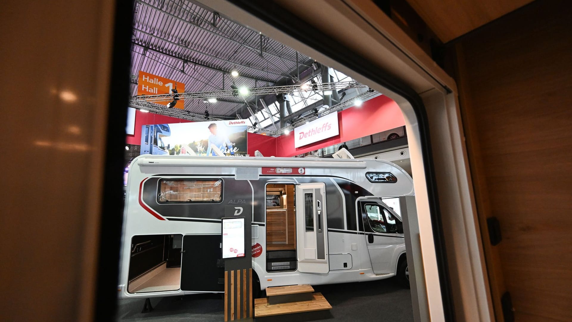 Beginn der Messe Caravaning, Motor und Touristik