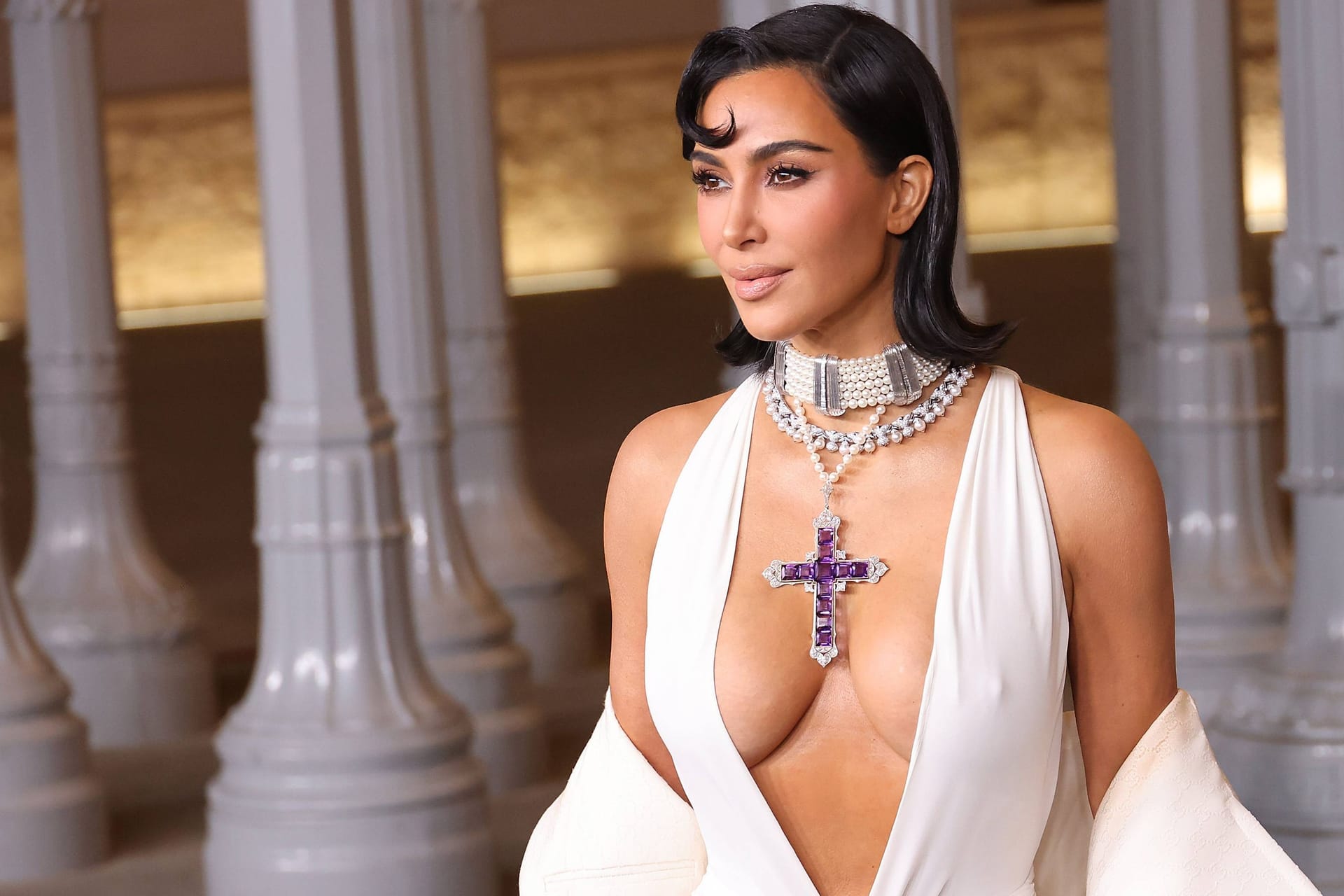 Kim Kardashian ganz in Gucci: Die Unternehmerin zeigt sich gerne in teuren Designer-Looks.