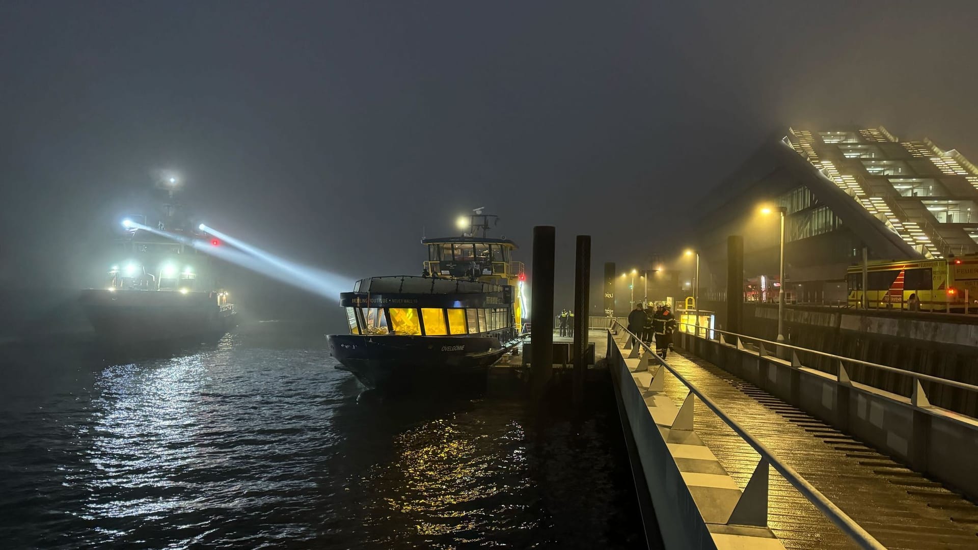 Verletzte nach Schiffsunfall auf Elbe