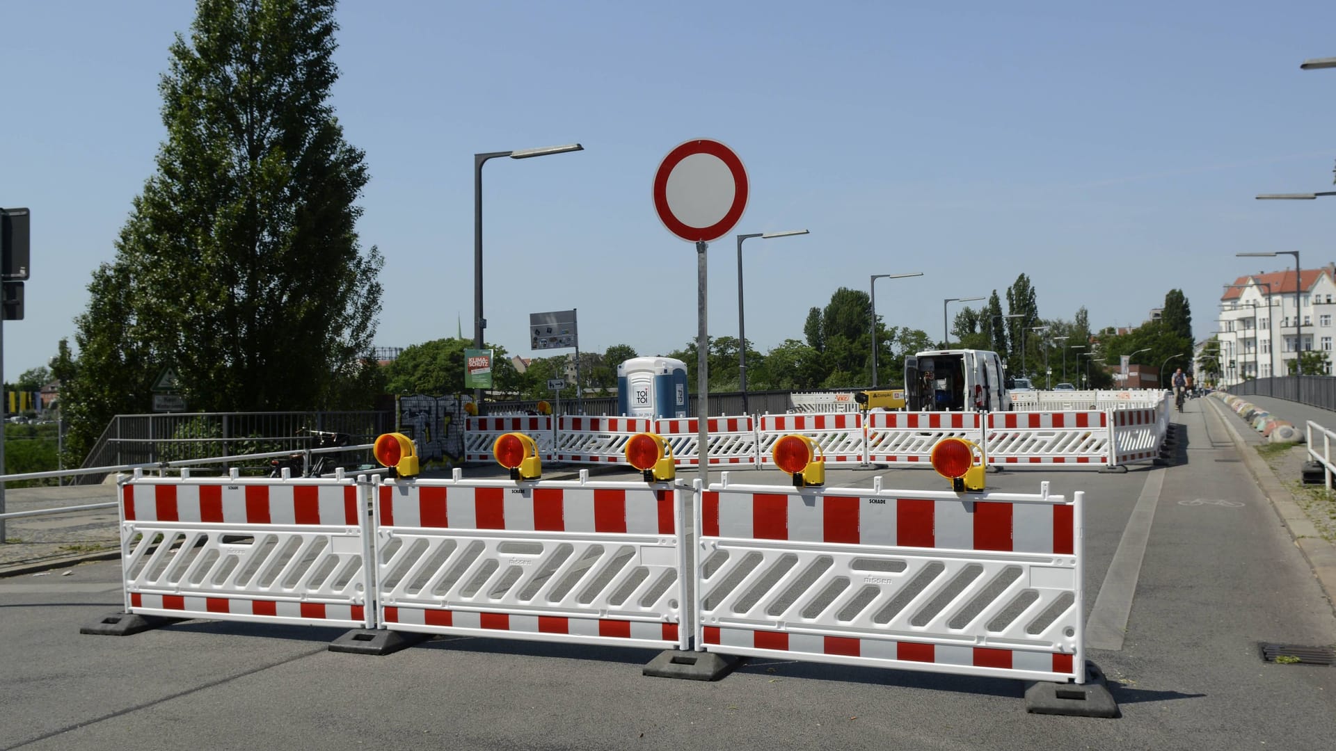 Eine Brücke in Berlin (Archivbild): In der Hauptstadt sind Dutzende Brücken marode und unter Beobachtung.