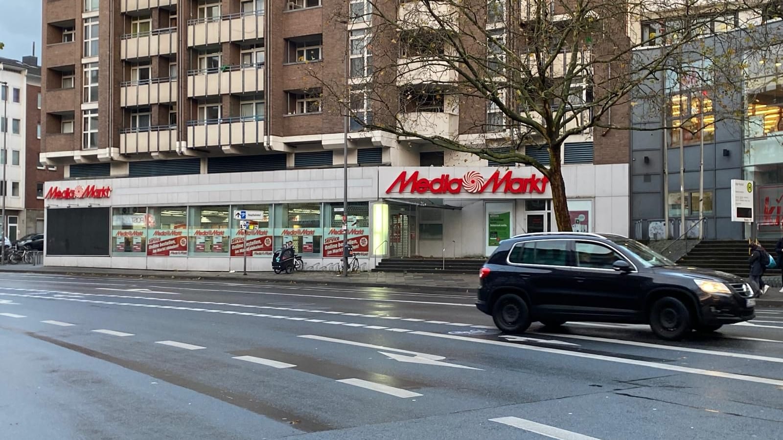 Der ehemalige Mediamarkt an der Franzstraße: Hier kann bald trainiert werden.