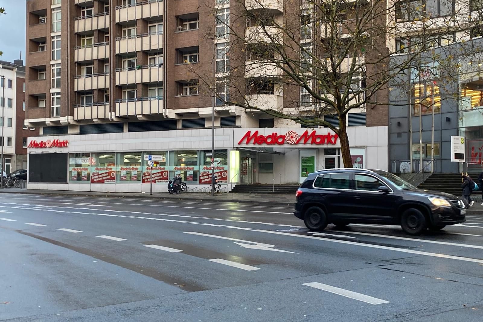 Der ehemalige Mediamarkt an der Franzstraße: Hier kann bald trainiert werden.