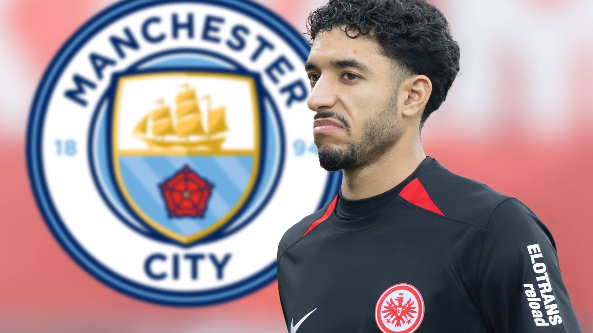 Omar Marmoush vor dem Logo von Manchester City. (Montage)