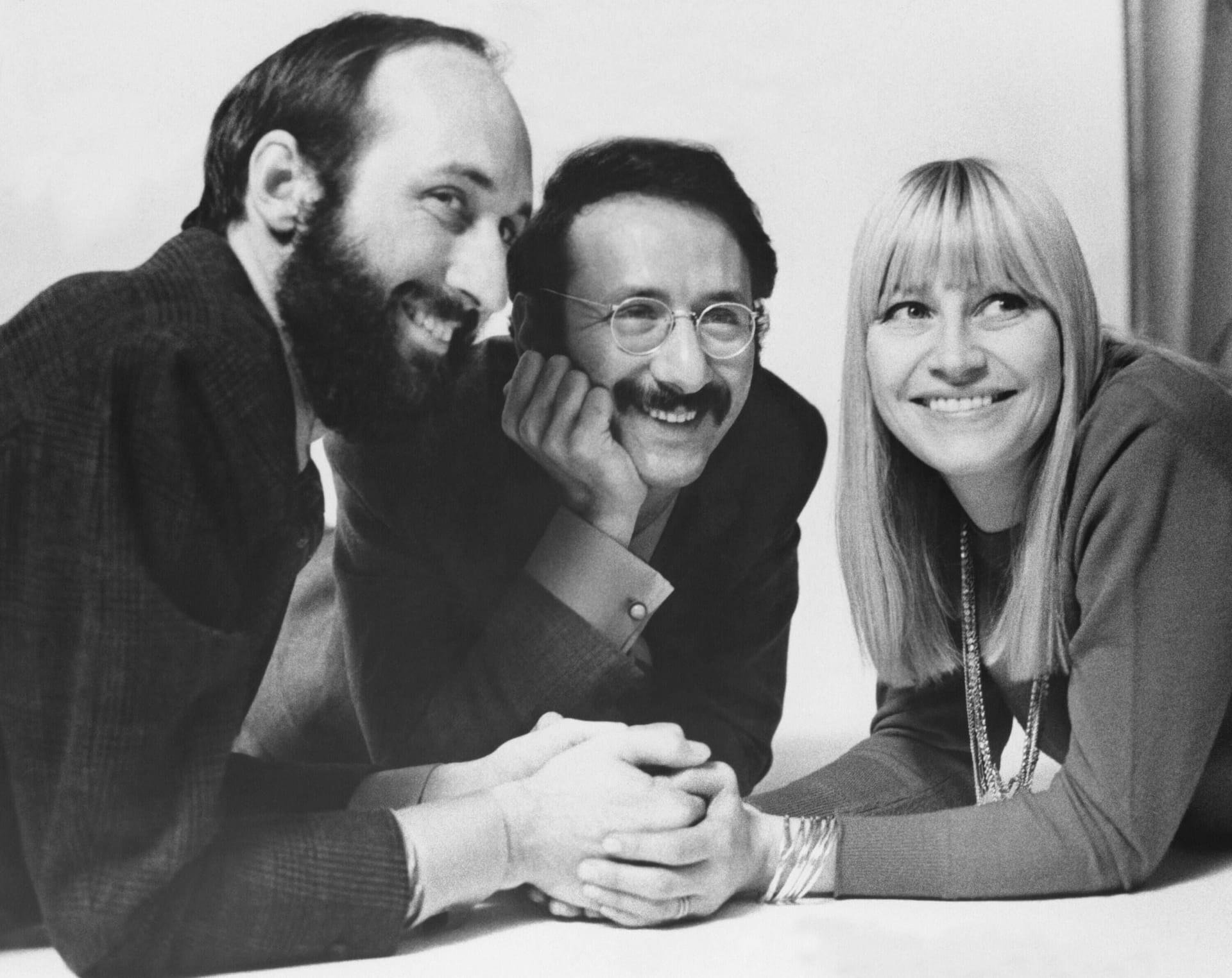 Noel Paul Stookey, Peter Yarrow (M.) und Mary Travers feierten in den Sechzigern große Erfolge.