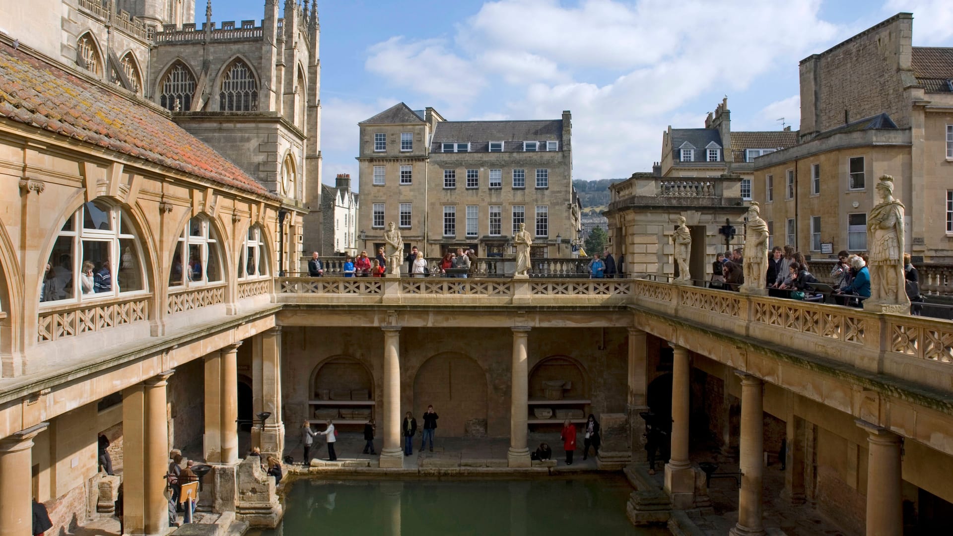 Antiker Pool mitten in der Stadt: Bath besticht durch sein aus römischer Zeit erhalten gebliebenes Badehaus.