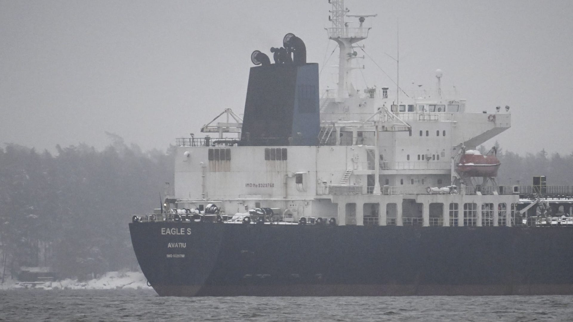 Die "Eagle S": Das mutmaßlich zur russischen Schattenflotte gehörende Schiff steht im Verdacht, mehrere Kabel in der Ostsee beschädigt zu haben.