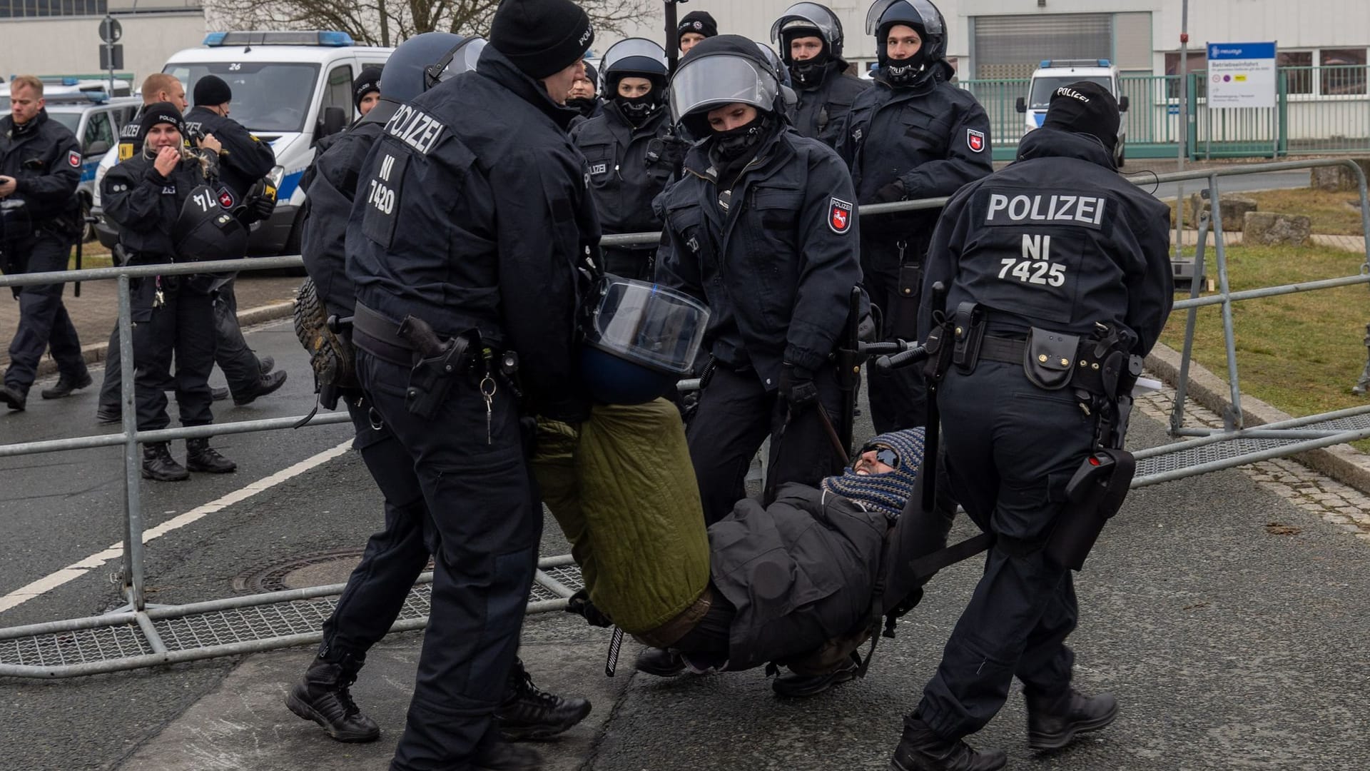 AfD-Parteitag Riesa - Proteste