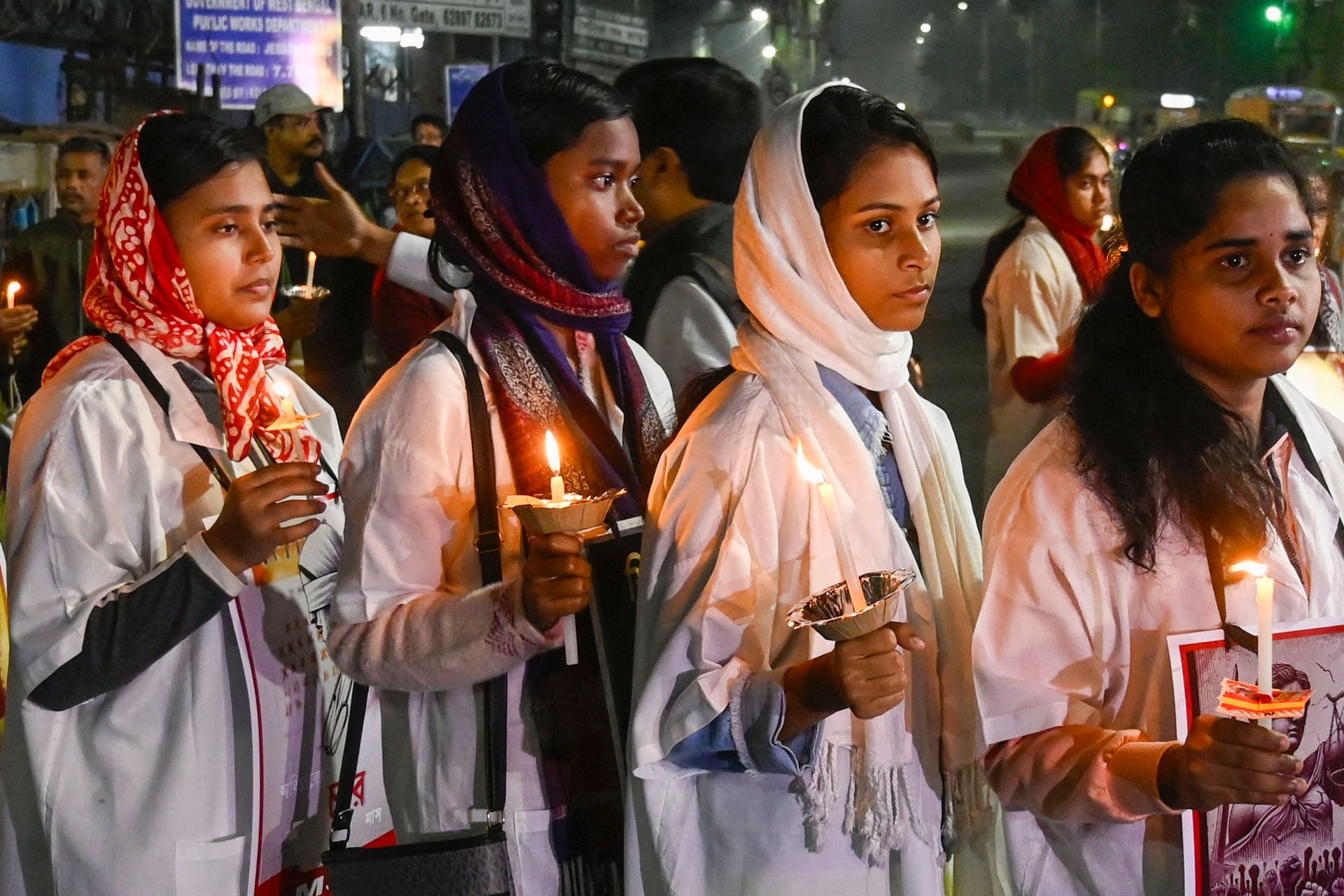 Proteste gegen langsame Ermittlungen im Vergewaltigungsfall einer Ärztin: Nach offiziellen Angaben wird in Indien jede Viertelstunde ein neuer Vergewaltigungsfall gemeldet.