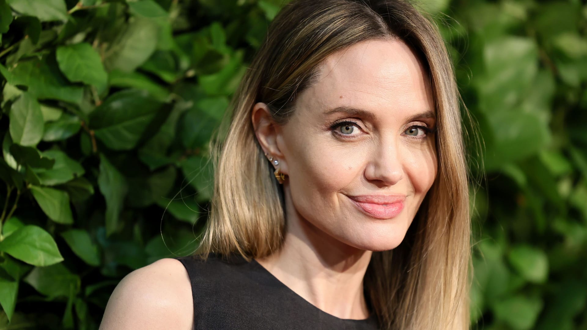 Angelina Jolie: Die Schauspielerin zeigt sich bei den Palm Springs International Film Awards.