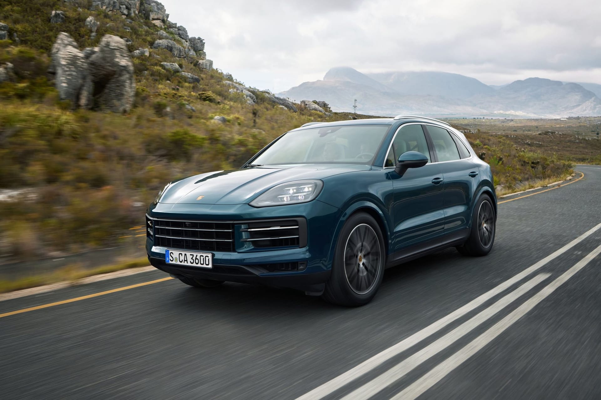 Verlierer im ADAC-Ecotest 2024: Der Porsche Cayenne E-Hybrid schneidet von allen getesteten Modellen am schlechtesten ab.