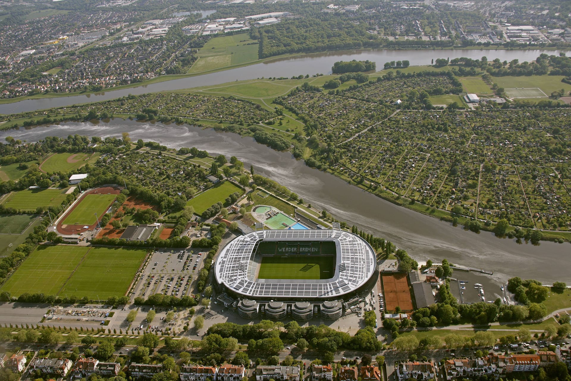 Weserstadion (Archivfoto): Kann die Lage der Werder-Spielstätte auch bei der Jury punkten?